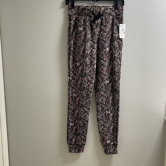 D) Jessica Simpson Wild Snake Pink Erina size Petite Extra Small